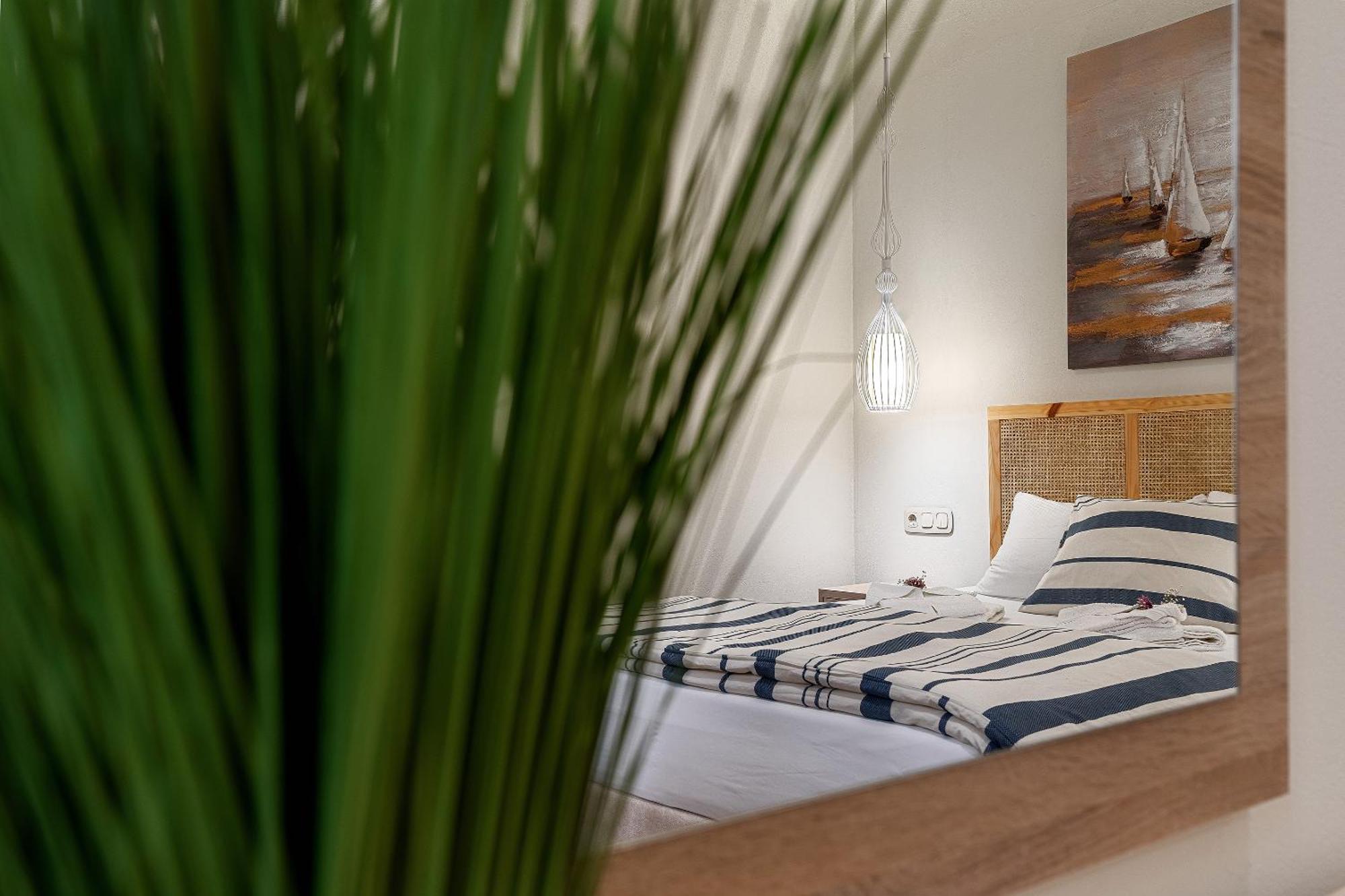 Ioanna Bayview Luxury Apartment 이라피트라 외부 사진
